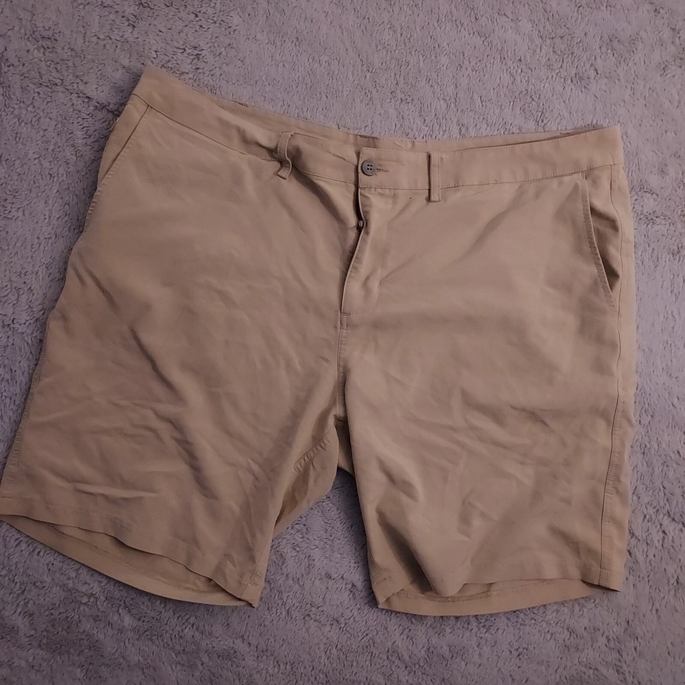 Tasc Shorts Mens 40 Tailored Fit Golf Beige Preppy Bamboo Stretch Performance